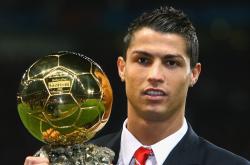 爱游戏APP-这是一篇为您定制的文章，基于您提供的关键词，融合了戏剧性、竞技体育的张力与文学性的表达