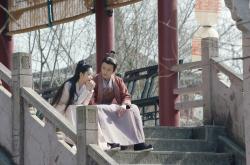 爱游戏tv-当活塞的铁拳打穿太阳，恩比德如何从过程成为关键先生