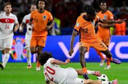 爱游戏下载-英格兰国家队在欧预赛中表现抢眼，状态火爆