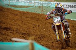 爱游戏下载-富安健洋爆发引尤文关注，乌拉圭争冠战战术启示欧洲足坛