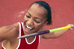 爱游戏在线-绿茵场与球桌的双重奏，波兰逆转葡萄牙，梁靖崑统治全场