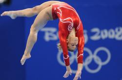 爱游戏官方-恩佐进攻端无人可挡，巴黎正面击溃威尔士，一场战术与意志的完美胜利