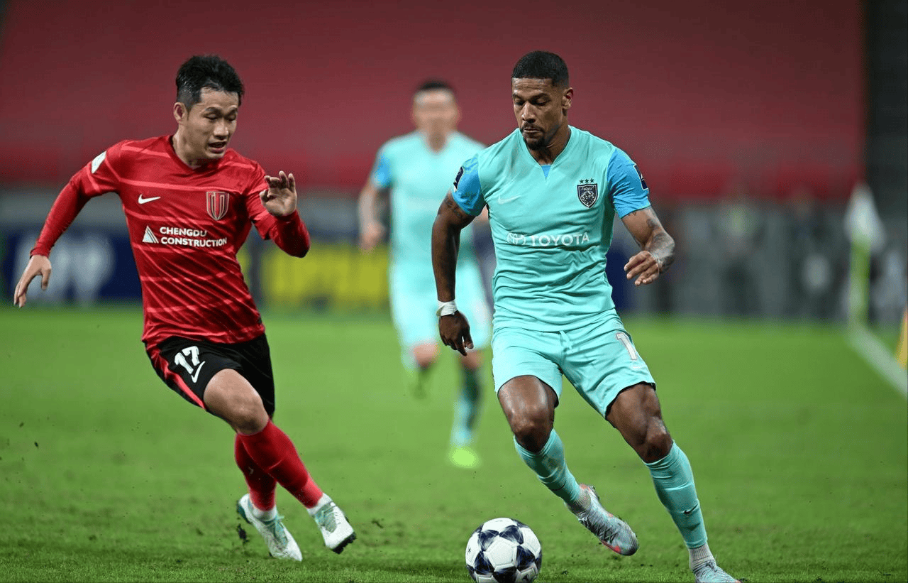 亚冠热门战队挑战东亚豪门球队