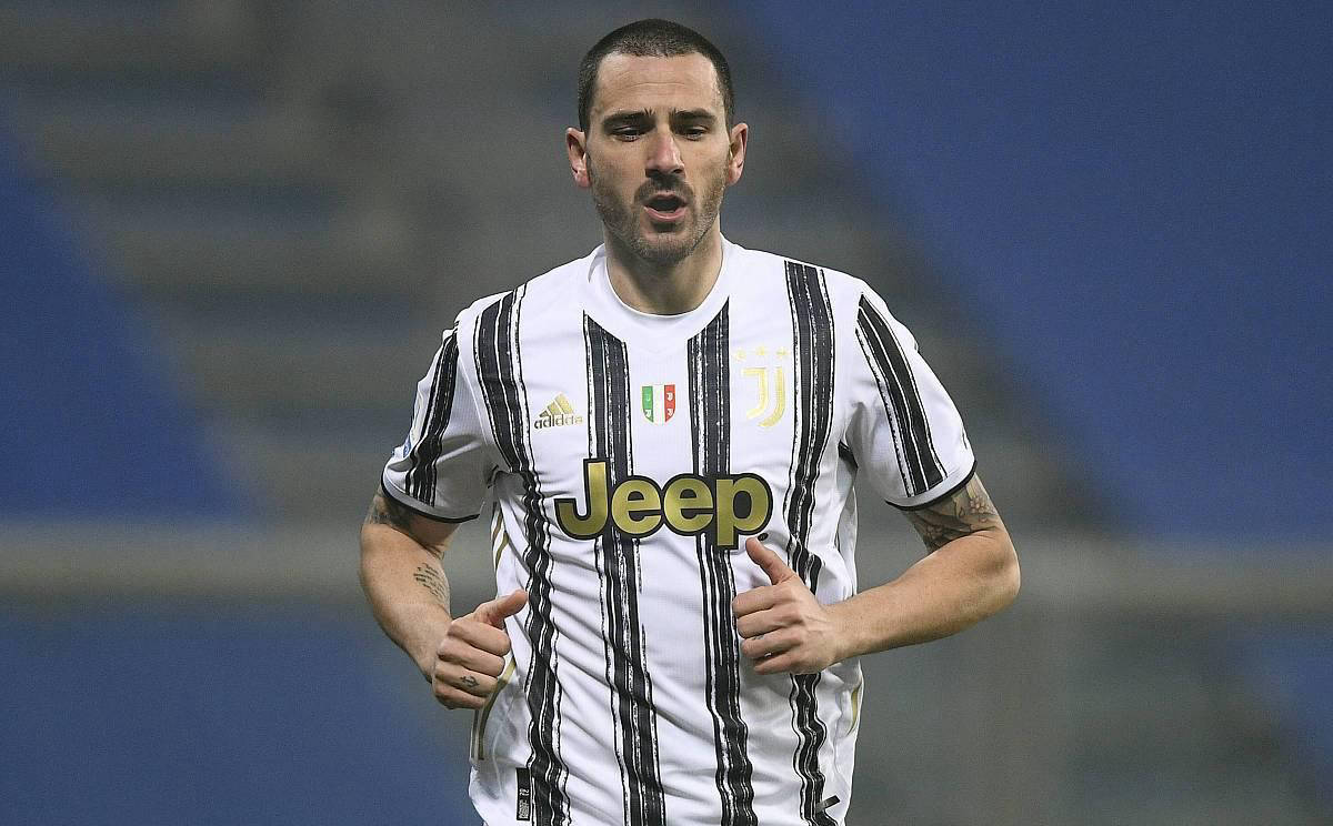 包含那不勒斯主帅战术风格独特，球队或展现出色表现的词条