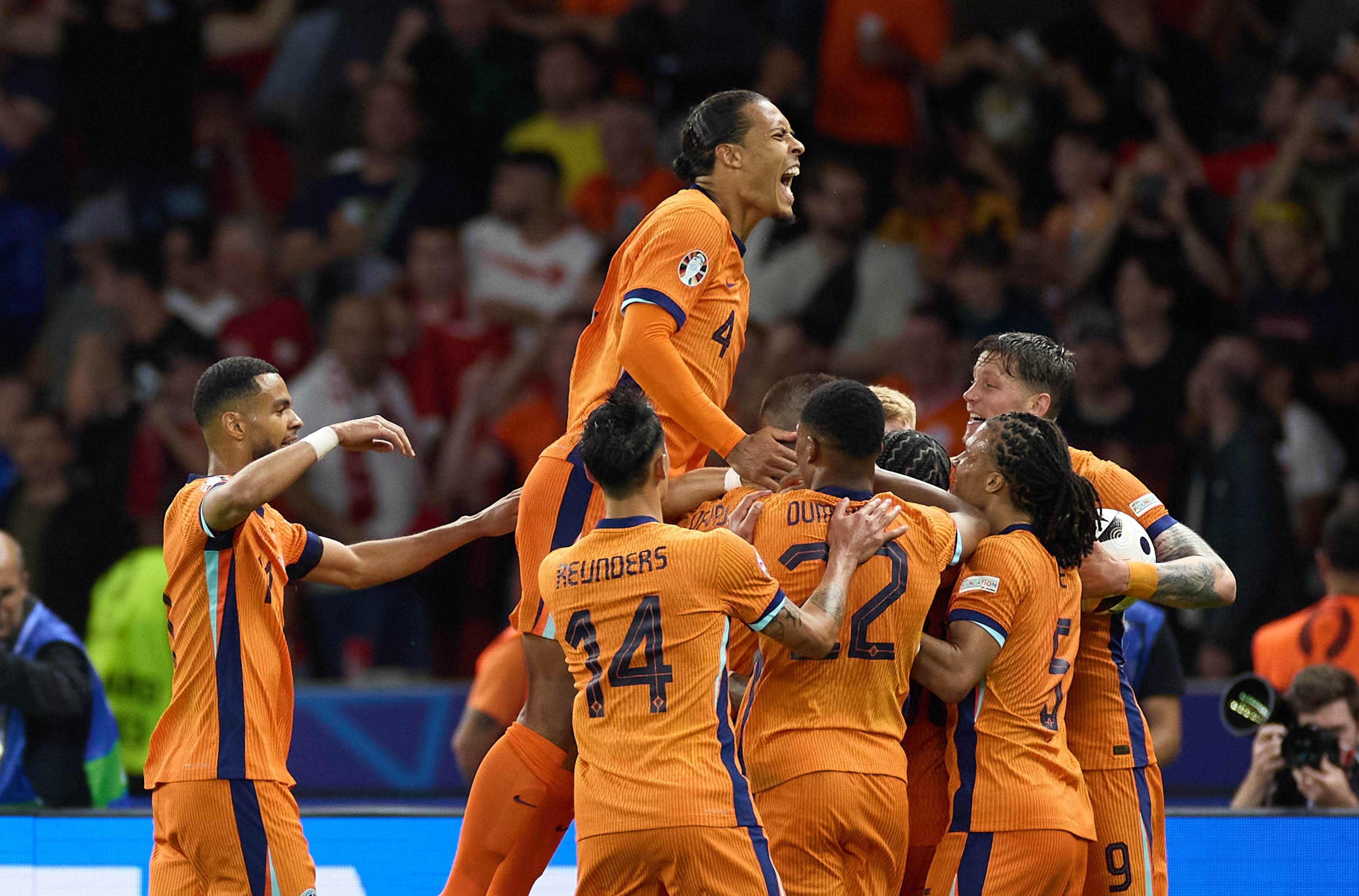 荷兰惨败于瑞士告别欧洲杯赛事