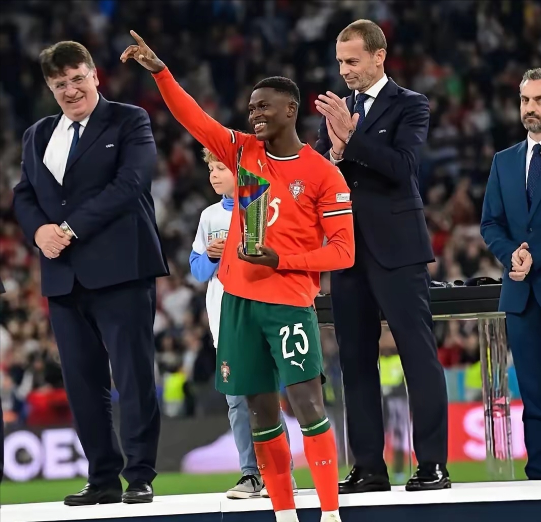 关于葡萄牙足球队惊险力挫克罗地亚,欧预赛晋级曙光的信息 关于葡萄牙足球队惊险力挫克罗地亚,欧预赛晋级曙光的信息