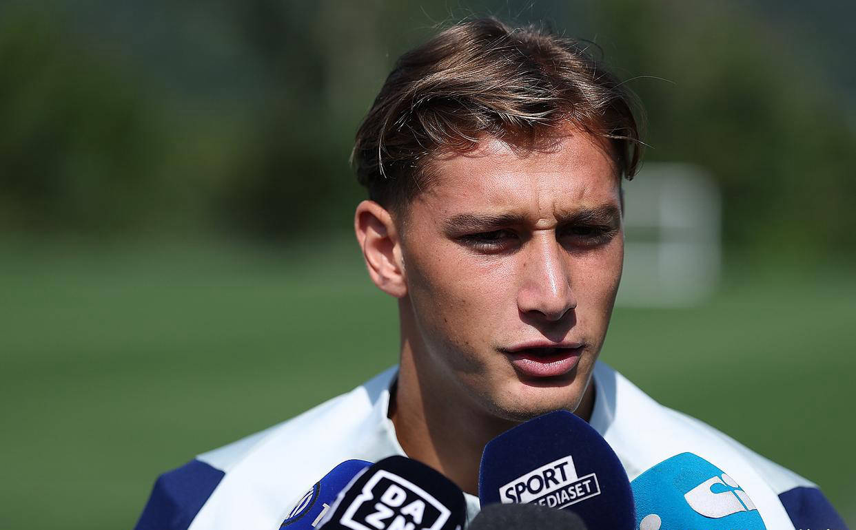 包含意甲球队年轻化迅速，新星崭露头角受瞩目的词条