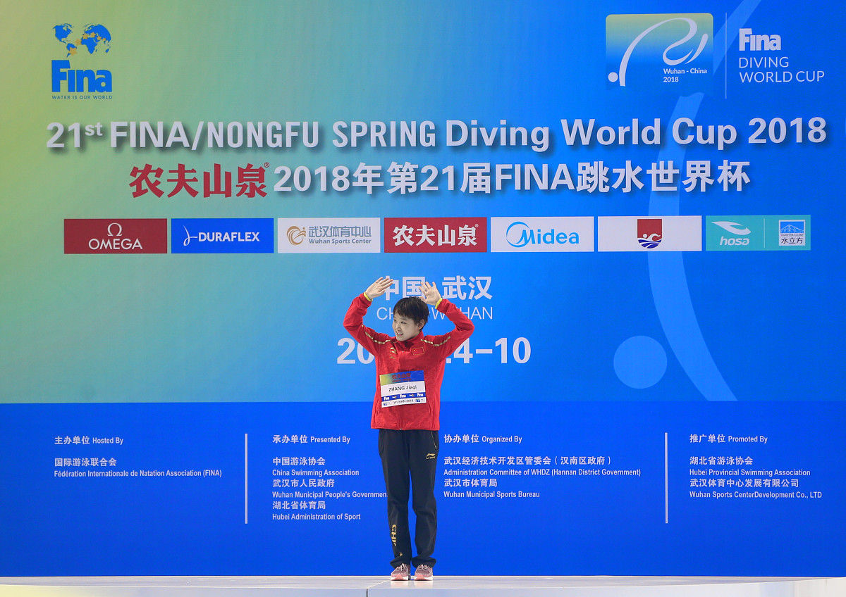 澳大利亚选手打破世界纪录，获得游泳金牌