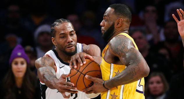 深圳队翻盘雄鹿，浓眉哥统治全场的简单介绍