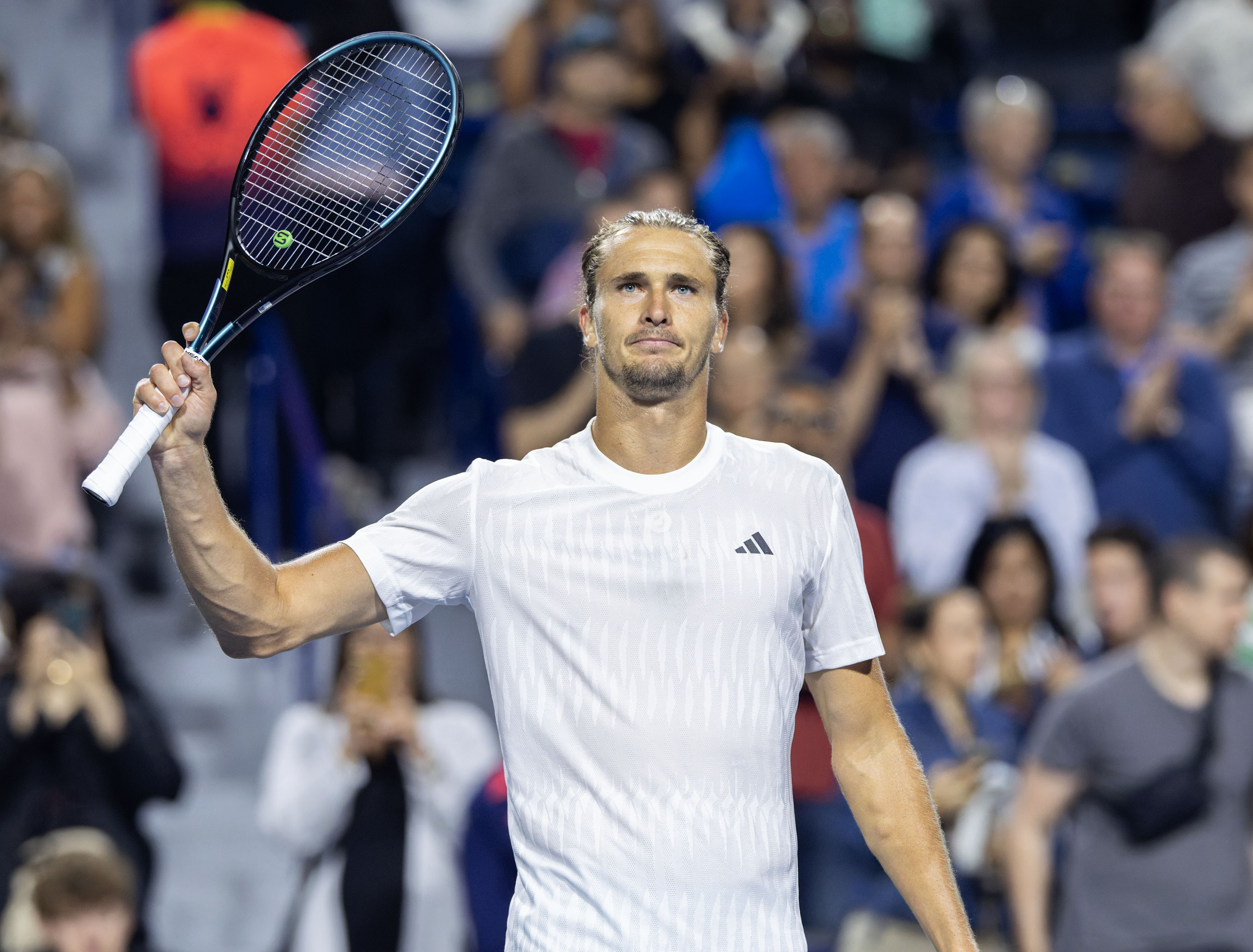 世界网球队险胜美国网球队，兹维列夫制霸全场的简单介绍