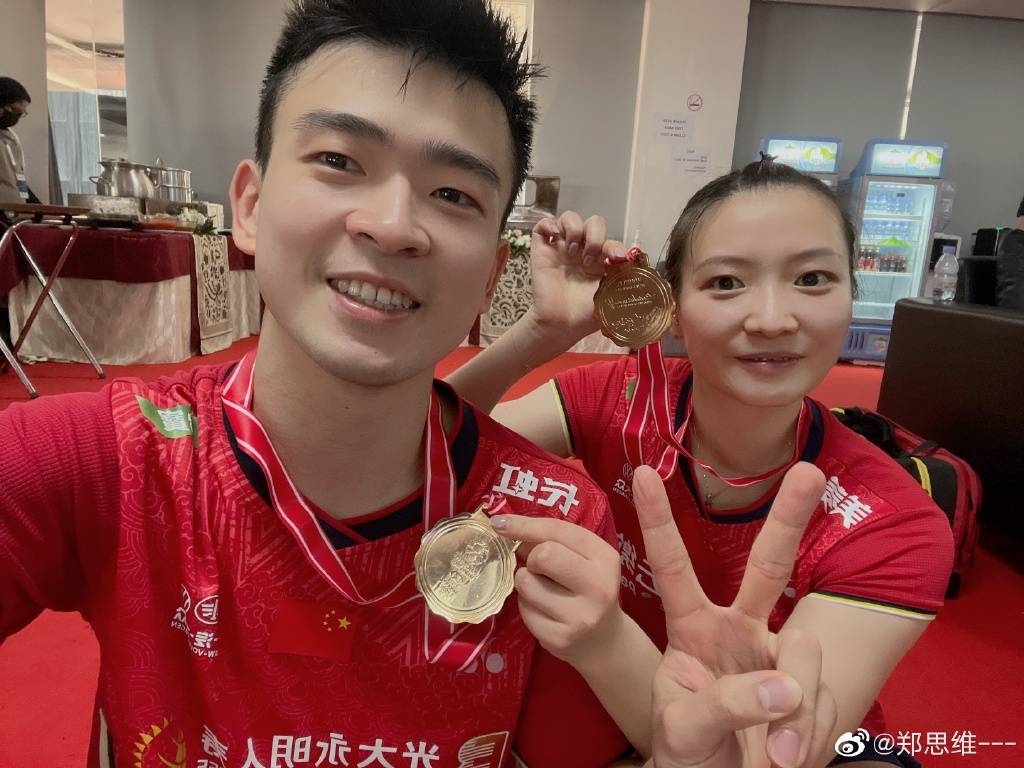 包含印尼队轻取中国队，辛杜状态火热的词条