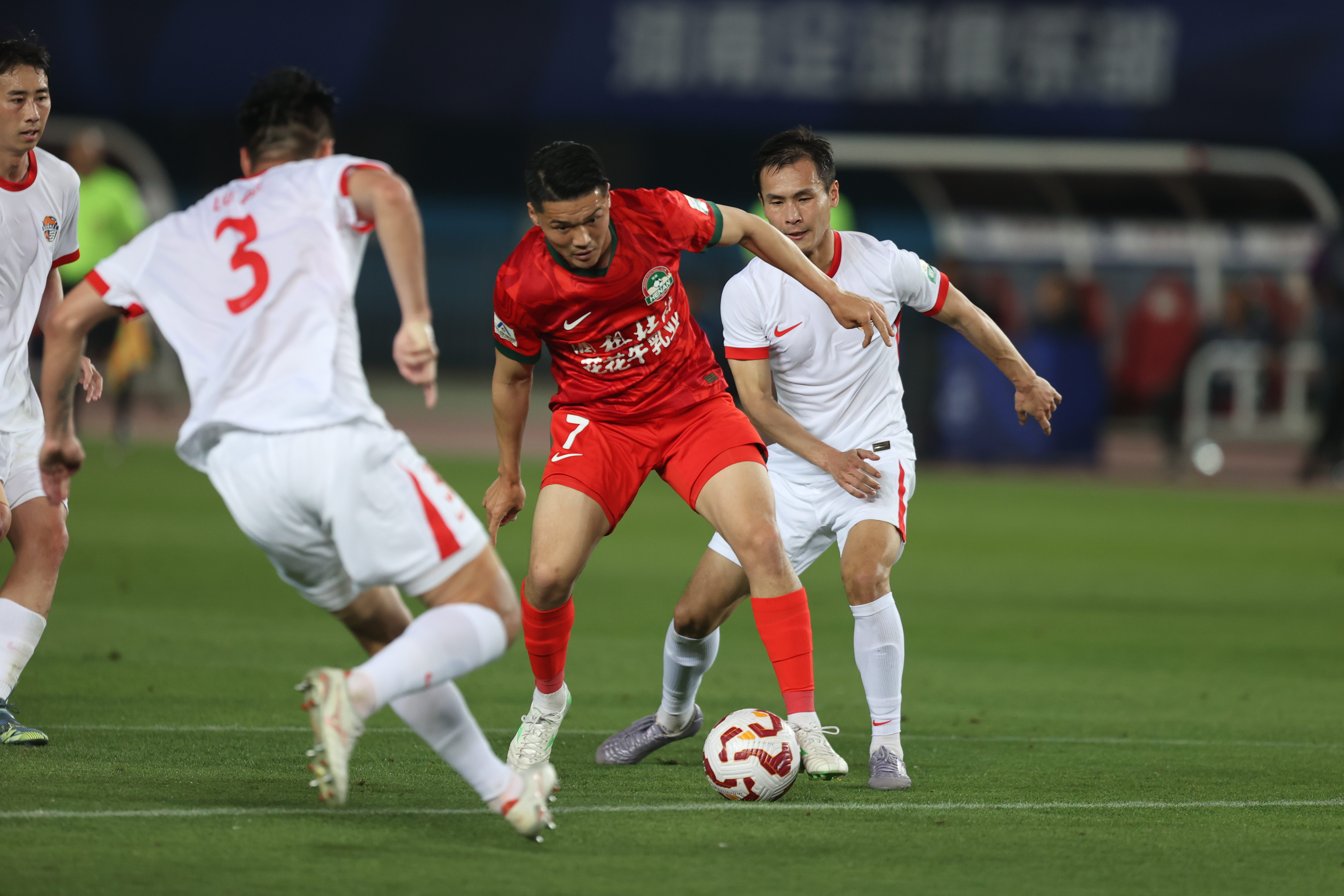 关于河南队在场上一飞冲天，实现三连胜的信息