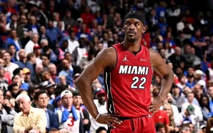 包含热火逆转尼克斯，追赶东部前八的词条