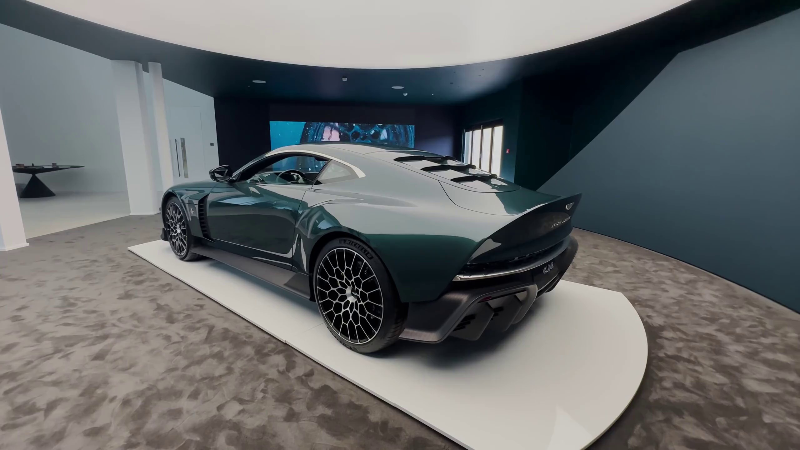 阿斯顿马丁鏖战迈凯伦,皮亚斯特里点燃赛场的简单介绍 阿斯顿马丁鏖战迈凯伦,皮亚斯特里点燃赛场的简单介绍