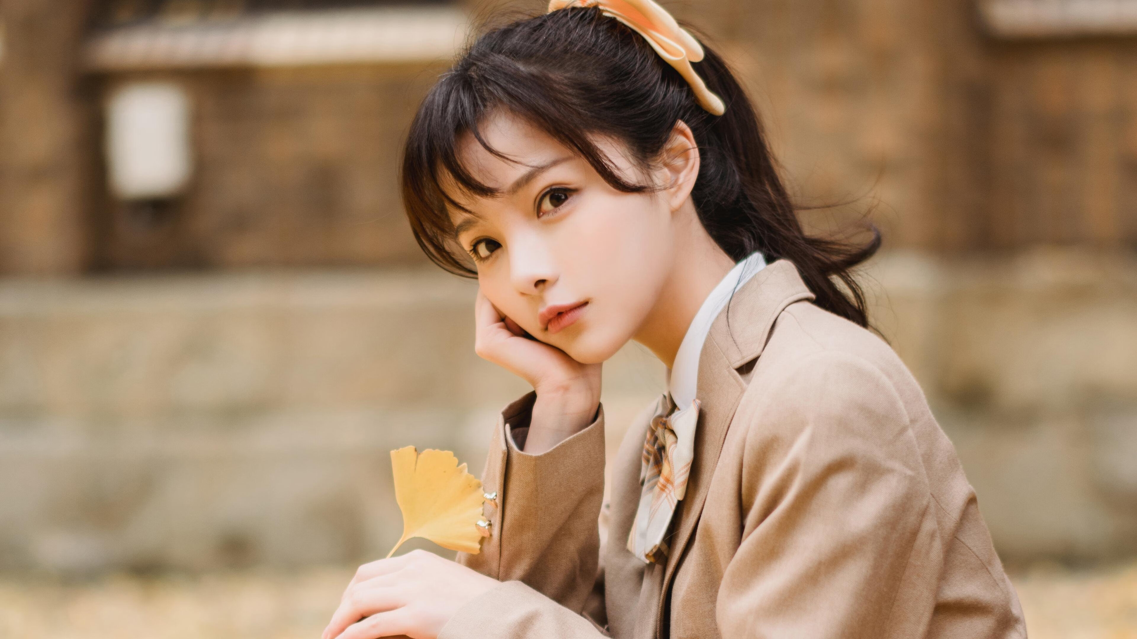 赛道与球场,利拉德接管F1揭幕战,勇士加时险胜猛龙的双重奏