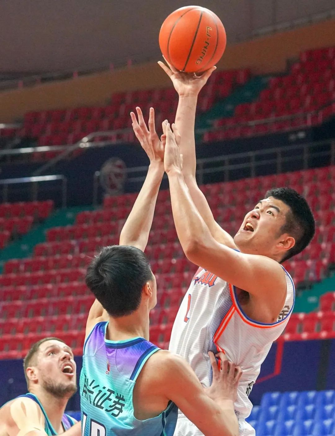 包含队员合作默契，将哑火期转变成胜利！的词条